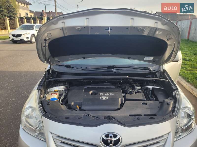 Минивэн Toyota Verso 2009 в Черноморске