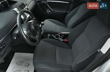 Мінівен Toyota Verso 2015 в 