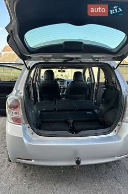 Минивэн Toyota Verso 2012 в 