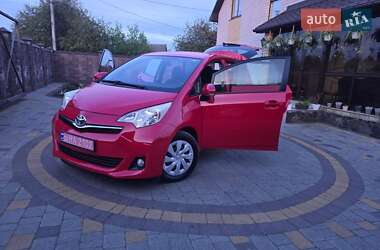Минивэн Toyota Verso 2012 в 