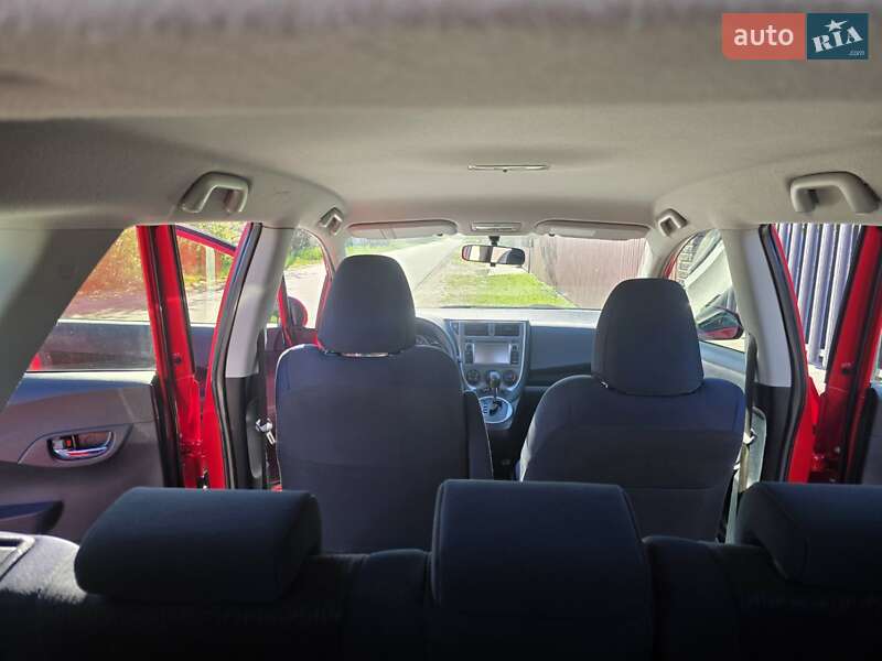 Мінівен Toyota Verso 2012 в Луцьку