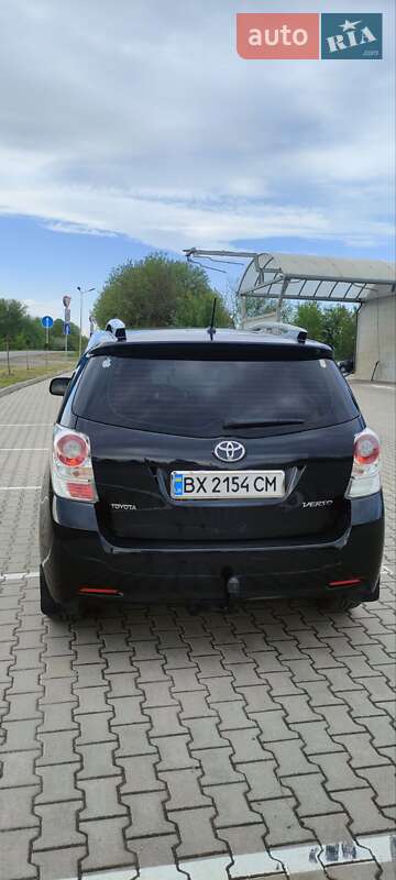 Минивэн Toyota Verso 2012 в Деражне