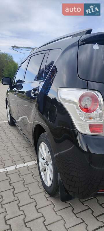 Минивэн Toyota Verso 2012 в Деражне