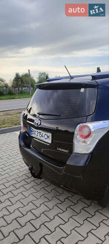 Минивэн Toyota Verso 2012 в Деражне