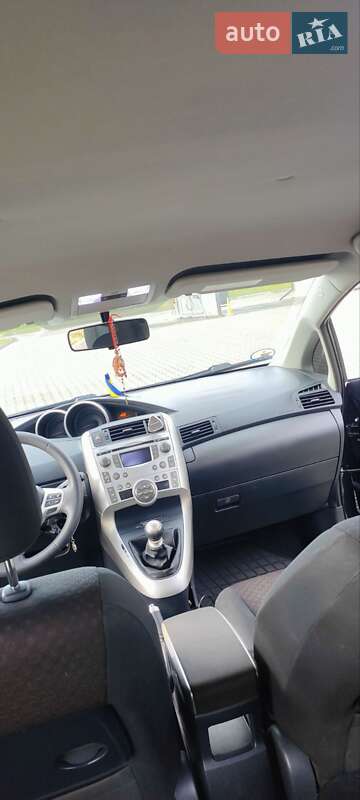 Минивэн Toyota Verso 2012 в Деражне