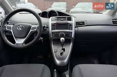 Минивэн Toyota Verso 2013 в 
