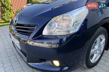 Минивэн Toyota Verso 2012 в 