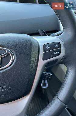 Минивэн Toyota Verso 2012 в 