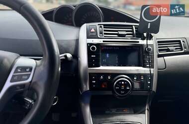 Минивэн Toyota Verso 2013 в 