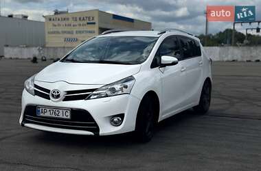 Минивэн Toyota Verso 2013 в Киеве