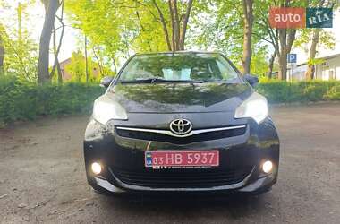 Минивэн Toyota Verso 2012 в 