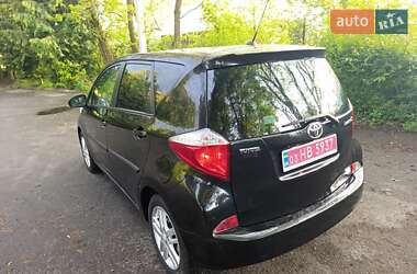 Минивэн Toyota Verso 2012 в 