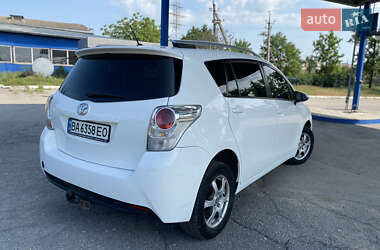 Минивэн Toyota Verso 2014 в 