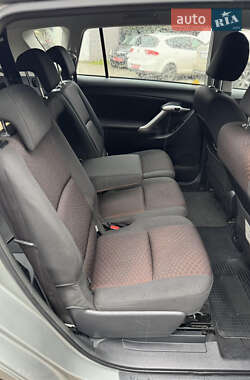 Минивэн Toyota Verso 2010 в 