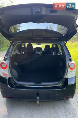 Минивэн Toyota Verso 2011 в 