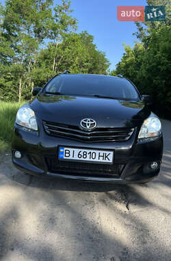 Минивэн Toyota Verso 2011 в 