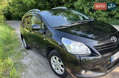 Минивэн Toyota Verso 2011 в 