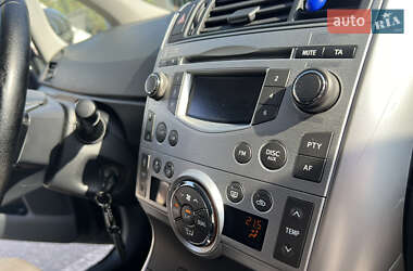 Минивэн Toyota Verso 2011 в 