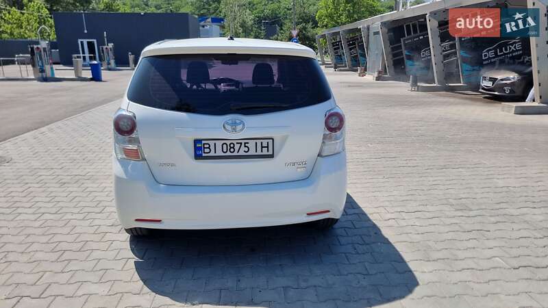 Мінівен Toyota Verso 2011 в Полтаві