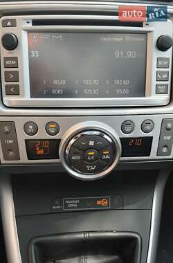Мінівен Toyota Verso 2012 в Львові