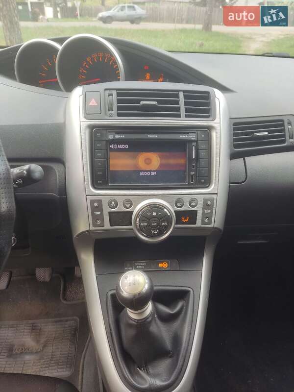 Мінівен Toyota Verso 2011 в Києві