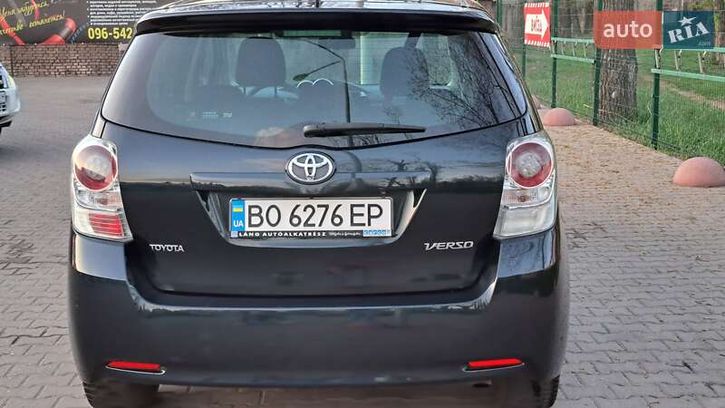 Минивэн Toyota Verso 2012 в Кривом Роге