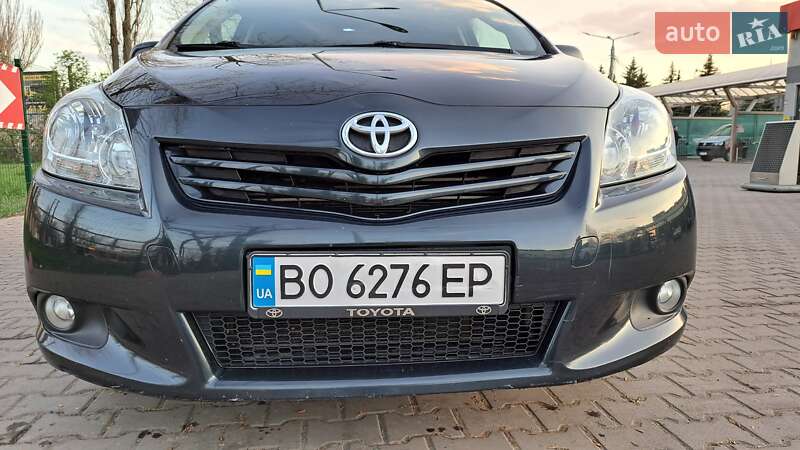 Минивэн Toyota Verso 2012 в Кривом Роге