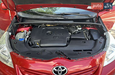 Мінівен Toyota Verso 2010 в 