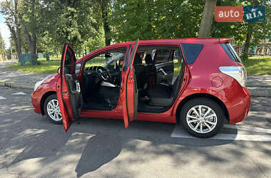 Мінівен Toyota Verso 2010 в 