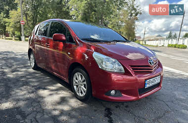Мінівен Toyota Verso 2010 в 