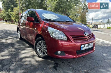 Мінівен Toyota Verso 2010 в 