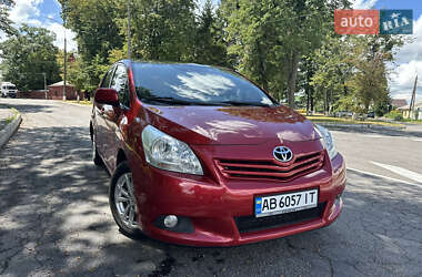 Мінівен Toyota Verso 2010 в 