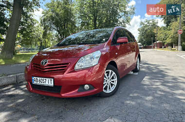 Мінівен Toyota Verso 2010 в 