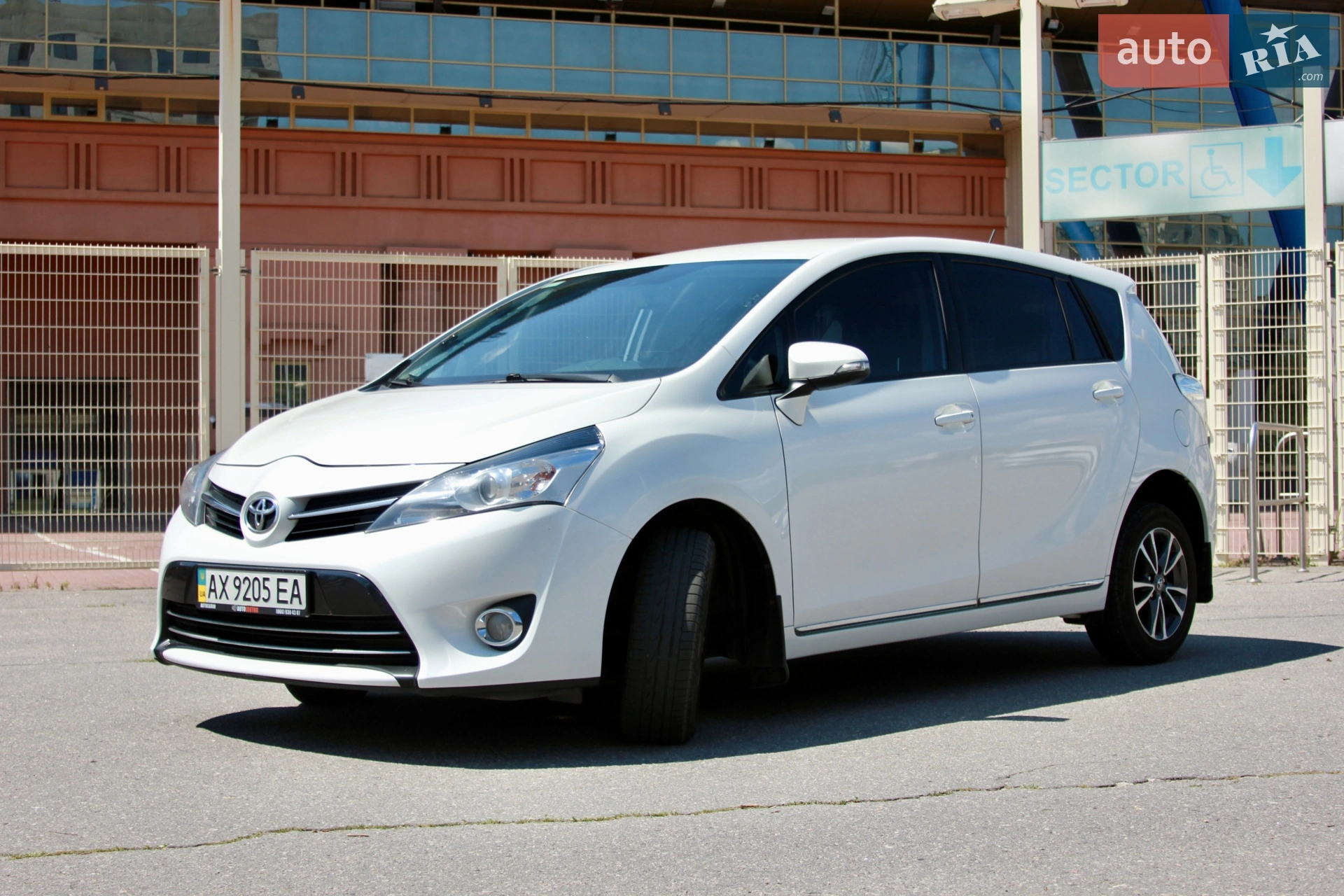 2013 Toyota Verso - мініатюра 2