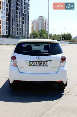 Мінівен Toyota Verso 2013 в 