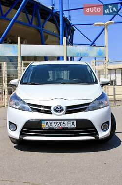 Мінівен Toyota Verso 2013 в 