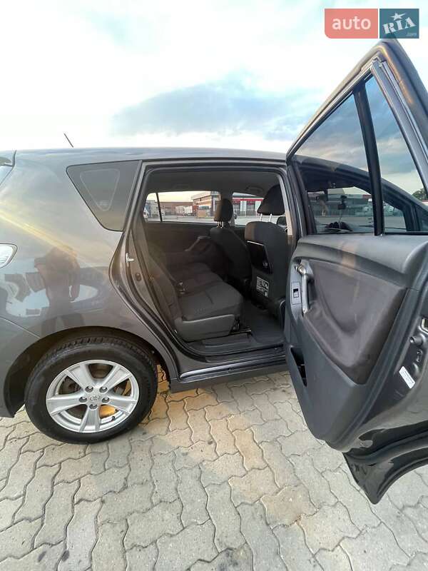 Минивэн Toyota Verso 2009 в Сарнах