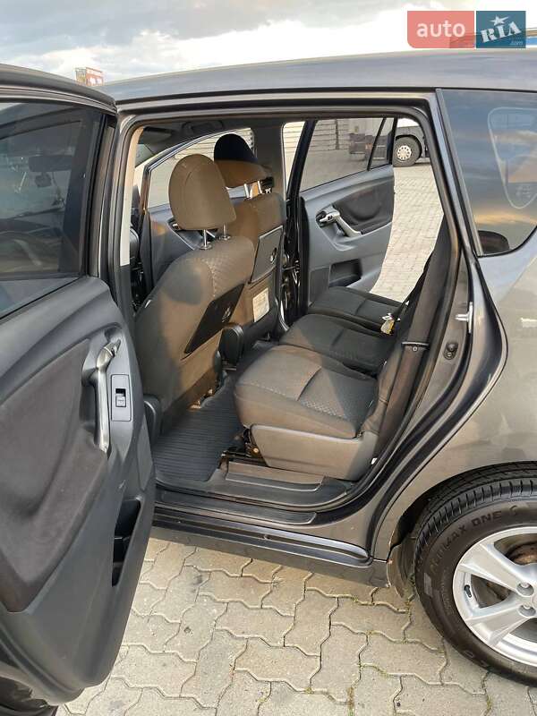 Минивэн Toyota Verso 2009 в Сарнах