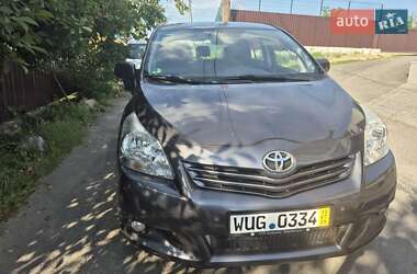 Минивэн Toyota Verso 2010 в 