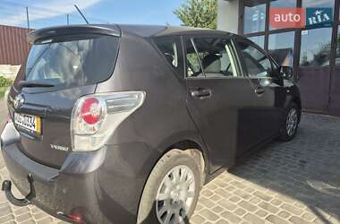 Минивэн Toyota Verso 2010 в 