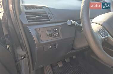 Минивэн Toyota Verso 2010 в 