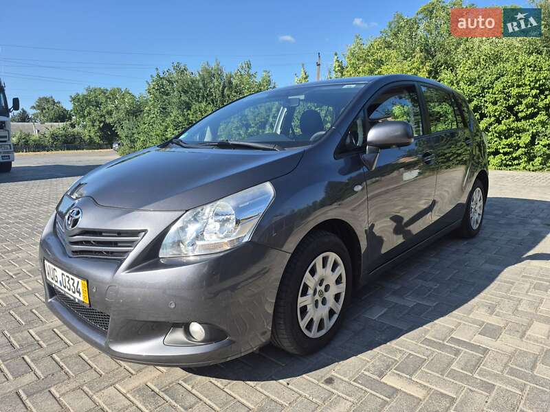 Toyota Verso 2010