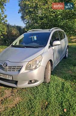 Минивэн Toyota Verso 2009 в Золотоноше