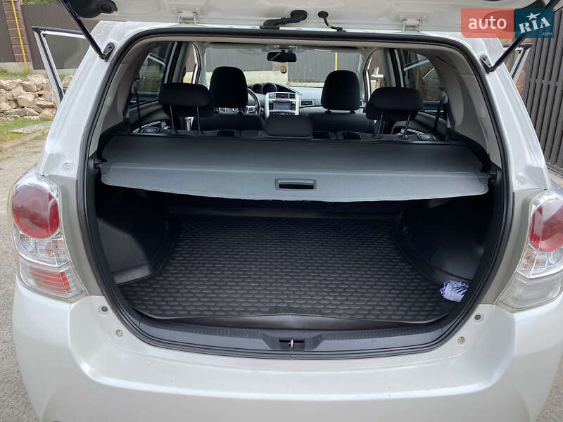 Мінівен Toyota Verso 2015 в Житомирі