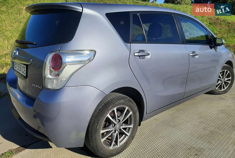 Минивэн Toyota Verso 2013 в Староконстантинове