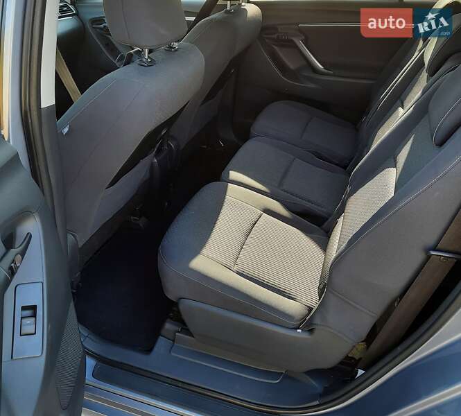 Минивэн Toyota Verso 2013 в Староконстантинове