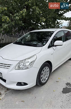 Минивэн Toyota Verso 2011 в Тернополе