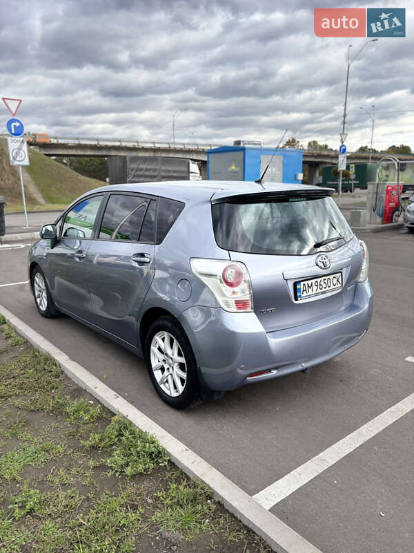 Мінівен Toyota Verso 2011 в Києві