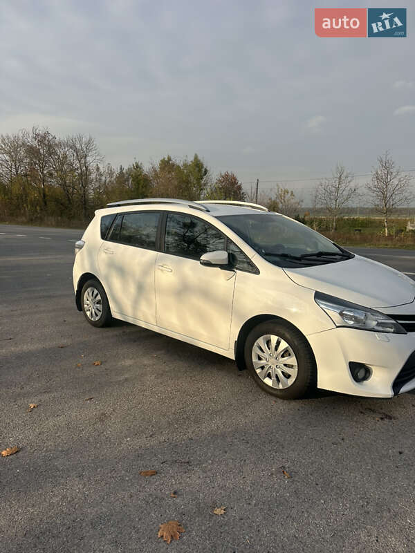 Минивэн Toyota Verso 2015 в Виннице