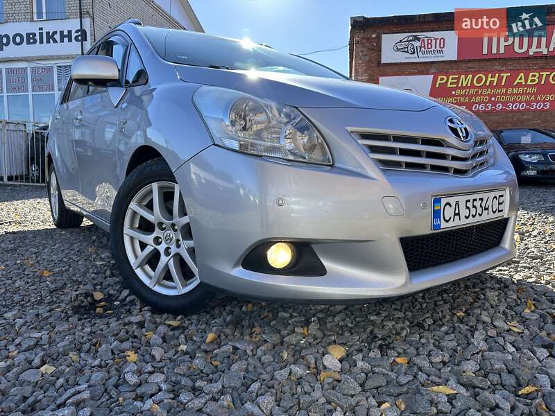 Минивэн Toyota Verso 2012 в Смеле